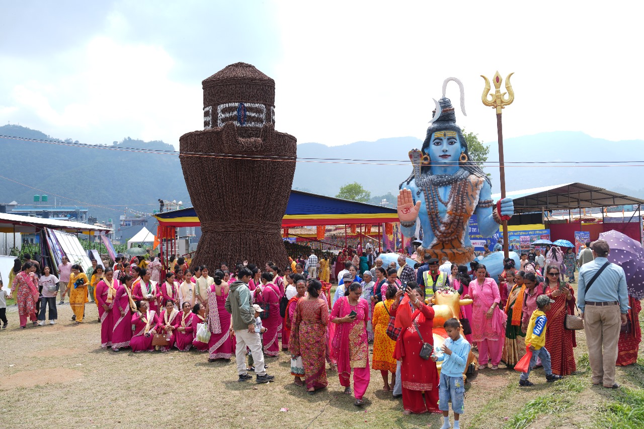 २१ फिटको शिवलिङ्ग र शिवमूर्तिले भक्तजन आकर्षित