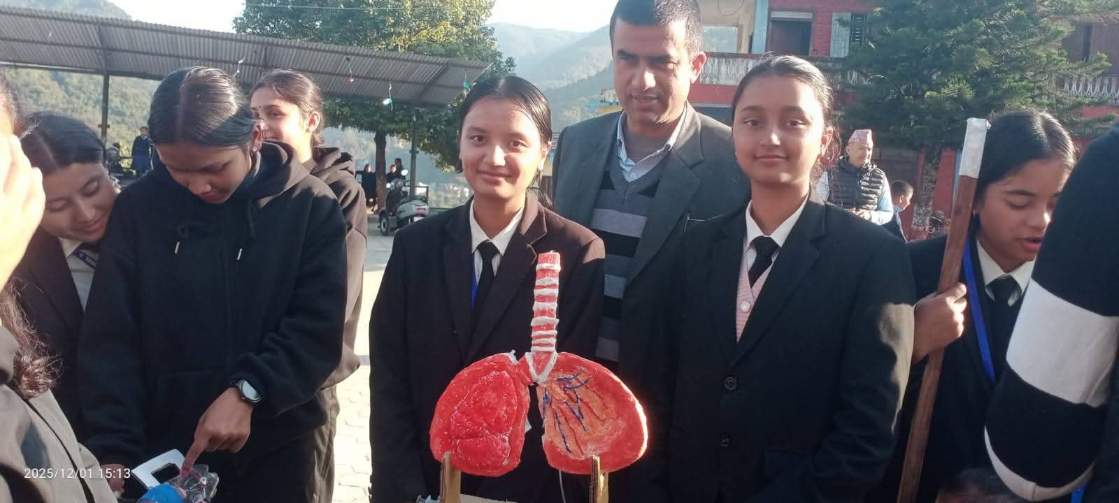 त्रिभुवन आदर्श मा.वि. मा विज्ञान प्रदर्शनी,७२ समुहले देखाए आफ्नो प्रतिभा 