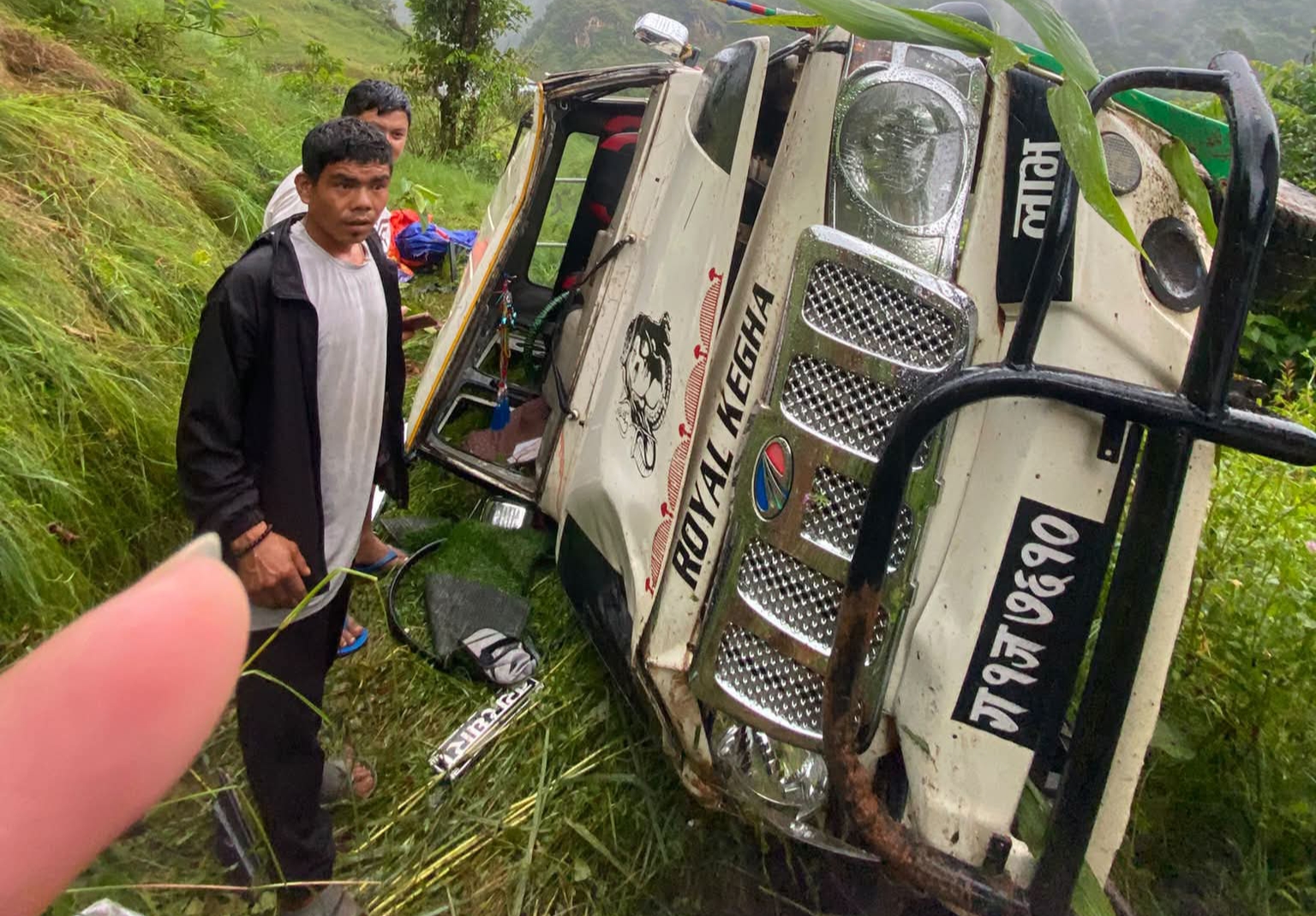 भीरकोटमा जीप दुर्घटना :  एक जनाको मृत्यु, ११ जना घाइते