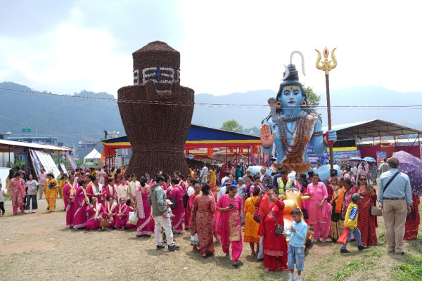 २१ फिटको शिवलिङ्ग र शिवमूर्तिले भक्तजन आकर्षित