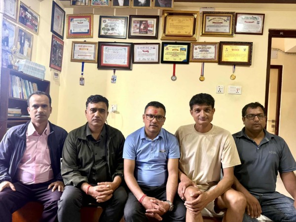 निर्बन्ध लेखनको विमर्श