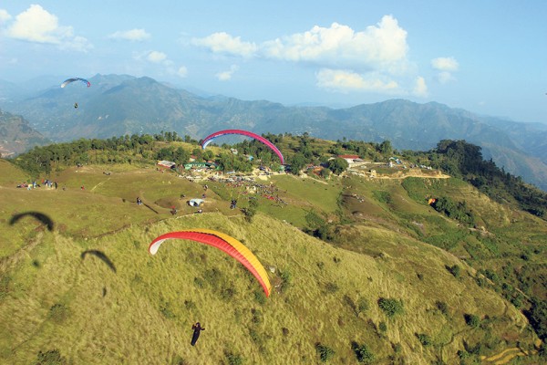 अन्तर्राष्ट्रिय स्तरमा चर्चा हुने स्वरेक मैदानबाट वार्षिक राजस्व सङ्कलन कति ?