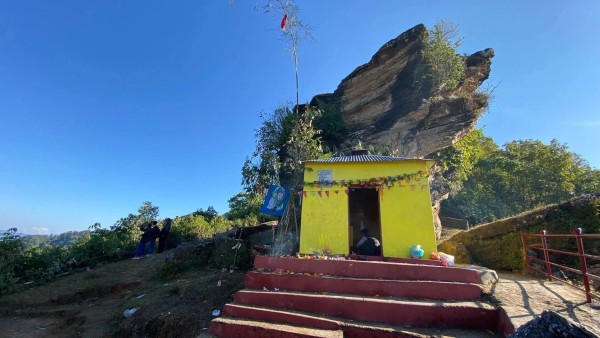 रहस्यमय देउपूजे ढुङ्गा 