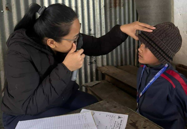 अर्जुनचौपारीमा २ हजार भन्दा बढी विद्यार्थीको दृष्टि परीक्षण 