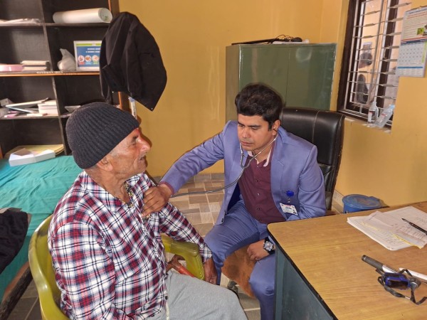 भीरकोटमा  जेष्ठ नागरिकको सम्मान र स्वास्थ्य परीक्षण 