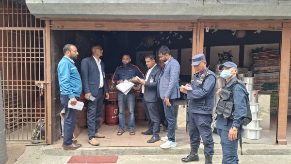 स्याङ्जाका बजार अनुगमन,  ग्यासको कृत्रिम अभाव गराउनेलाई कारबाही