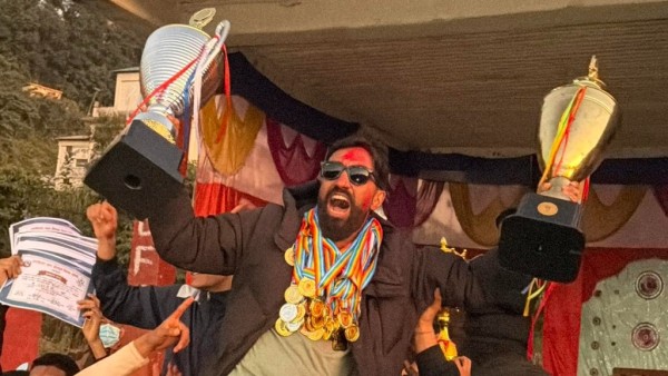 पुतलीबजारको राष्ट्रपति रनिङ शिल्ड रोशनी माविको पोल्टामा