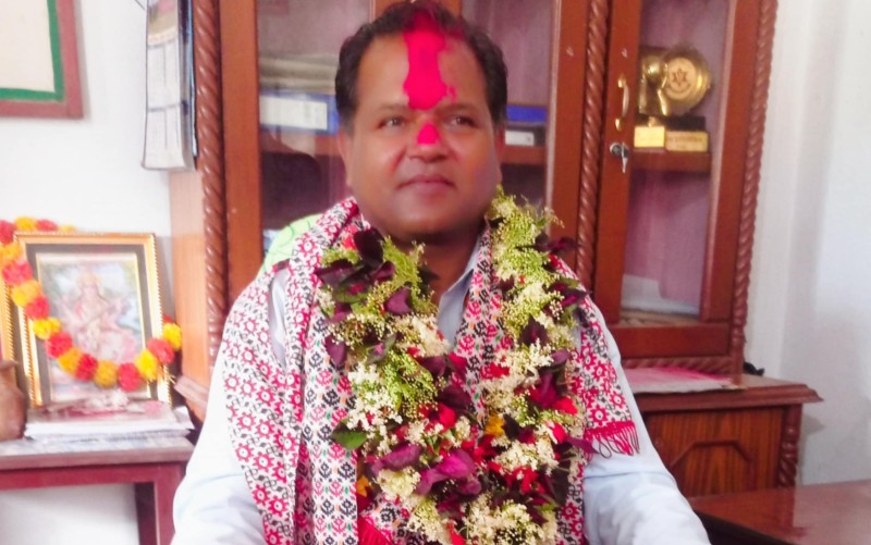 त्रिभुवन आदर्शको प्रधानाध्यापकमा पौडेल