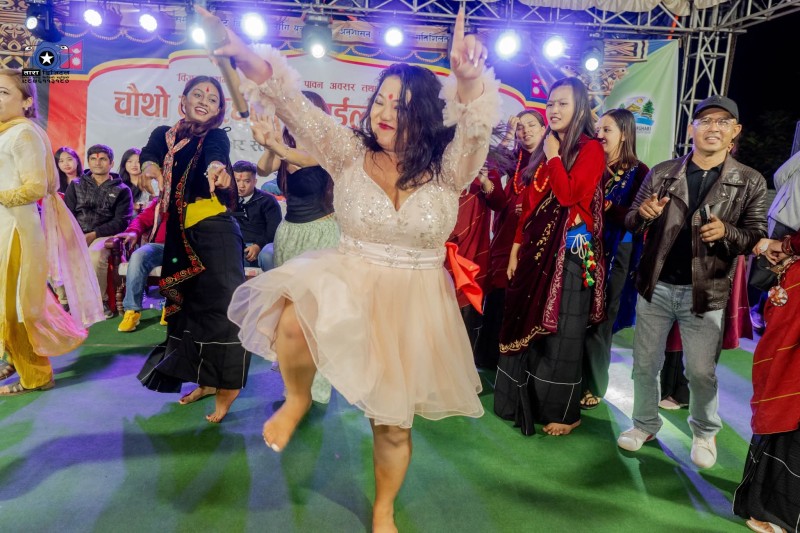 ज्योती गायनले बढ्यो रमाइलो मेलाको रौनक