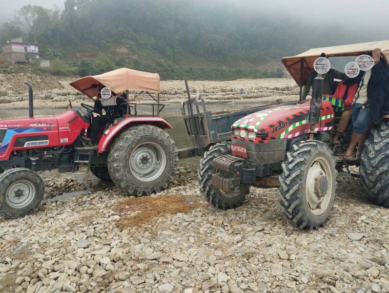 नदिजन्य सामाग्रीको अवैध उत्खनन : अवैध उत्खननकै पक्षमा भीरकोट