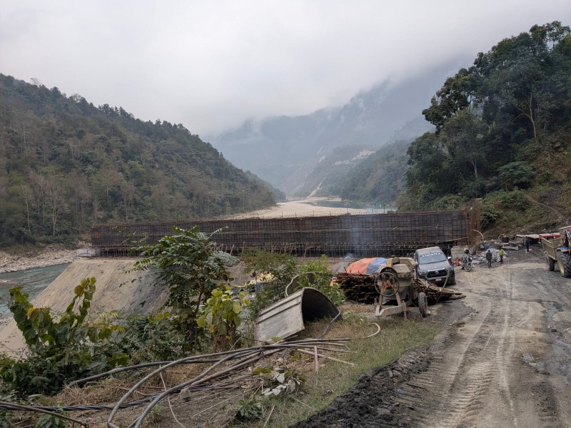 कालीगण्डकीका आधा दर्जन पक्की पुलको निर्माण सुस्त 