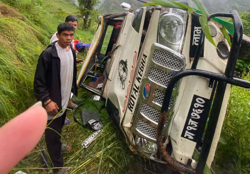 भीरकोटमा जीप दुर्घटना :  एक जनाको मृत्यु, ११ जना घाइते