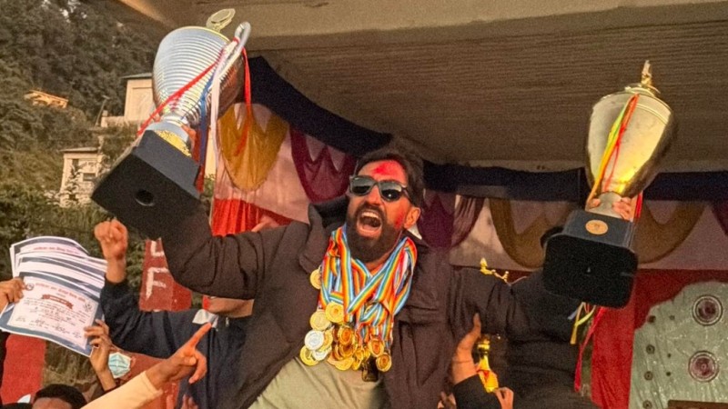 पुतलीबजारको राष्ट्रपति रनिङ शिल्ड रोशनी माविको पोल्टामा