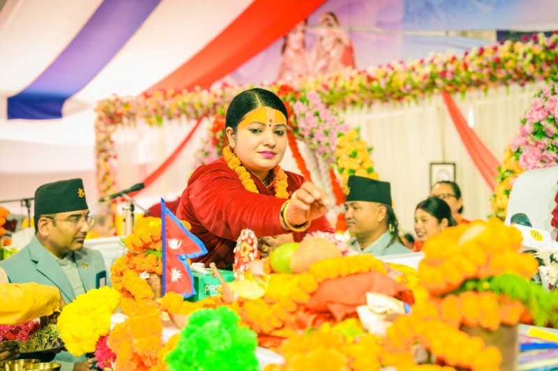 कोटिहोममा गुरुङ समुदायको पोसाकमा भागवत मञ्जरी राधिका दासी