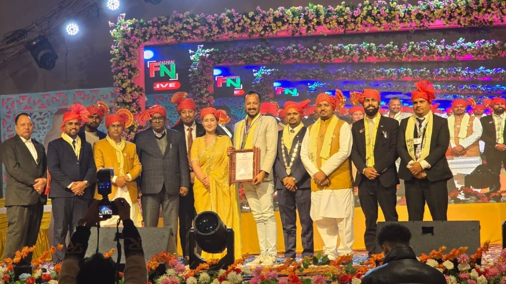 अध्यक्ष तिवारीलाई 'जेसीआई यूथ अवार्ड' को सम्मान